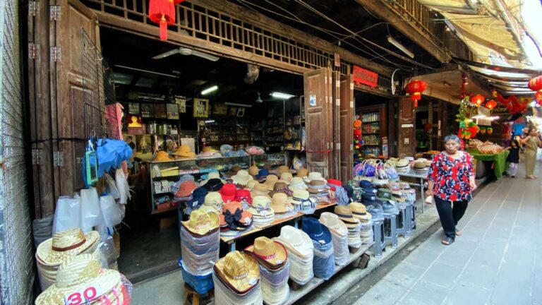 ตลาดสามชุก อ.สามชุก จ.สุพรรณบุรี