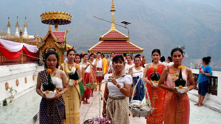 สรงน้ำพระธาตุแก่งสร้อย 2568